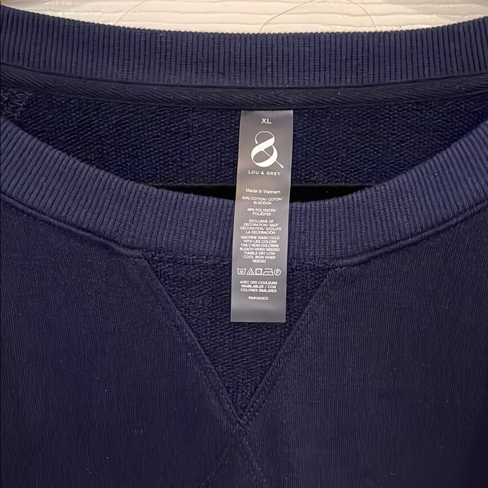 Lou & Grey Womens' Navy short sleeve sweatshirt; sz XL; very good cond.